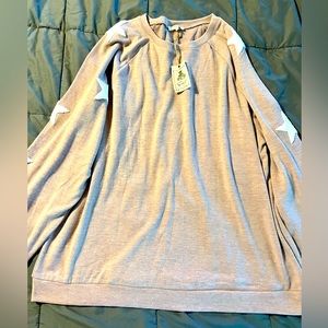 NWT Easel sweater in mauve